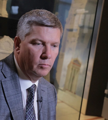 Суд відправив ексочільника Мінкульту Карандєєва під нічний домашній арешт