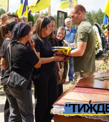 У Тростянці поховали захисника Володимира Дашутіна, який боронив Україну з першого дня війни