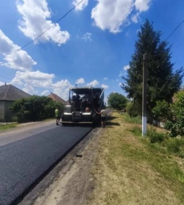 Понад 367 тисяч квадратних метрів нових доріг: на Закарпатті триває масштабне оновлення транспортних маршрутів