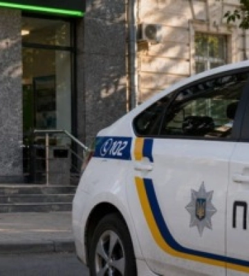 У Кропивницькому пенсіонер влаштував самопідпал у банку через гроші