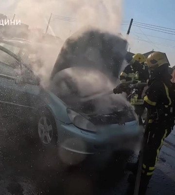 У Сарнах під час руху загорівся легковик