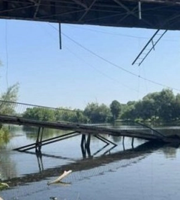 На Житомирщині обвалилася частина аварійного мосту через річку Тетерів
