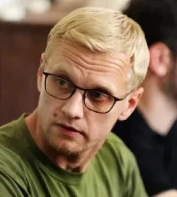 Шабунін висміяв військових, які критикують його списання через "втрату зору" та нове авто