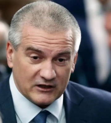Крым у разбитого корыта:  гауляйтер Аксенов официально признал, что бензина нет и не будет