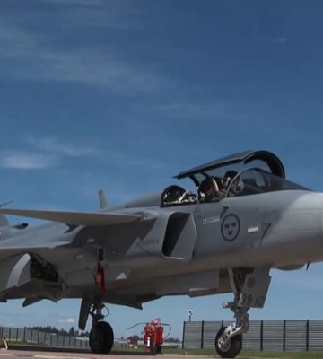 Украина и Швеция подписали историческое соглашение о самолетах Gripen