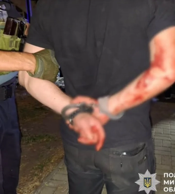 У Миколаєві внаслідок стрілянини в автомобілі загинули двоє іноземців, ще одного чоловіка затримали