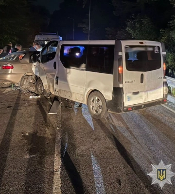 На Львівщині внаслідок ДТП загинула на місці молода водійка легковика, - поліція. ФОТО