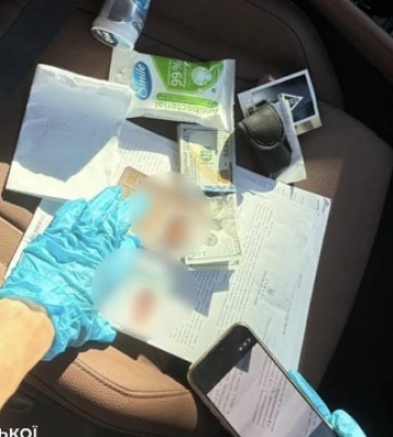 У Миколаєві затримали медсестру за підозрою у сприянні в ухиленні від мобілізації за $6 тисяч