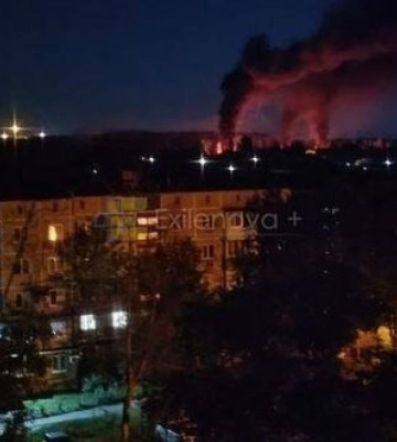 В окупованому Донецьку пролунали вибухи: повідомляють про пожежу на стоянці логістичного транспорту росіян