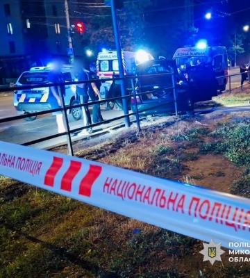 Стрілянина сталася в автомобілі в Миколаєві: загинули двоє іноземців, ще одного чоловіка затримано. ФОТО