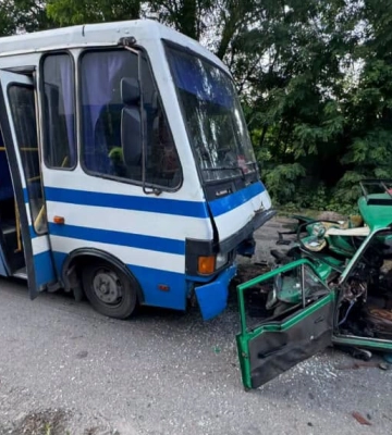У Броварах унаслідок зіткнення ВАЗ з автобусом загинула 2-річна дитина, ще дев'ятеро людей травмовано – поліція
