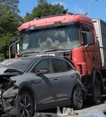 У ДТП, яка сталась у Вінницькому районі, зіткнулися 7 транспортних засобів (ВІДЕО)