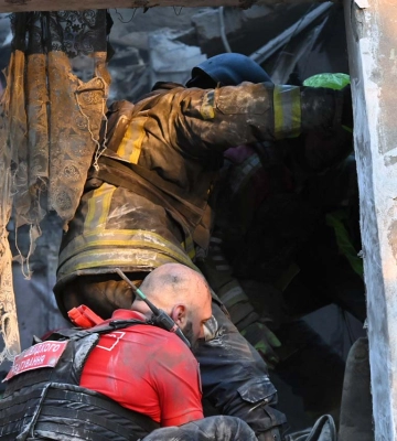 З-під завалів житлового дому в Харкові рятувальники деблокували вісьмох людей 