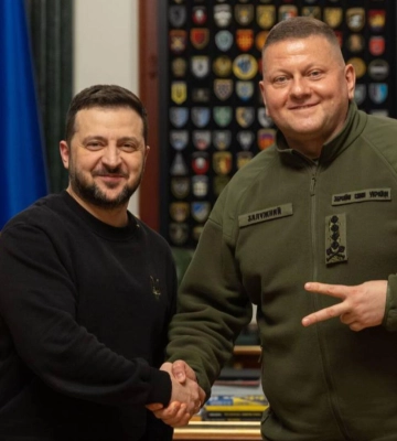 ЗМІ: Залужного викликали до Зеленського, де вмовляли відмовитися від участі у виборах