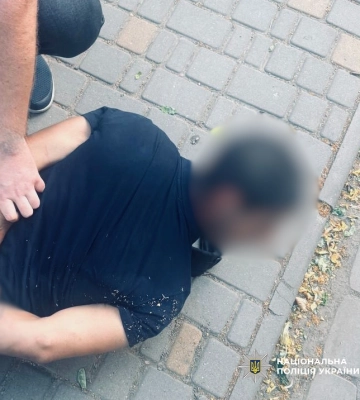 В Одесі рецидивіст побив та пограбував 86-річного пенсіонера 