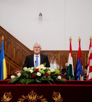 У Берегові відбулася урочиста церемонія вручення дипломів випускникам Університету Ракоці