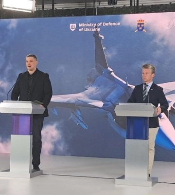 До Києва прибув міністр оборони Швеції. Коли будуть літаки Gripen та як це допоможе протидіяти російським КАБам