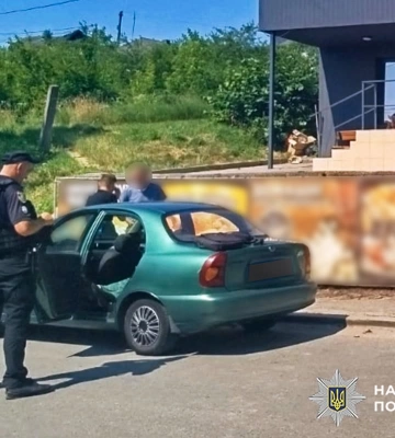 На Хмельниччині затримано водія, який опирався патрулю та побив поліцейського
