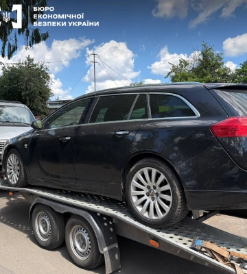 БЕБ викрило схему збуту 300 гуманітарних авто для ЗСУ: збитки перевищують 50 млн грн