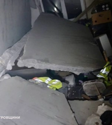 Рашисти вдарили по підприємству на Дніпропетровщині: дві людини поранені