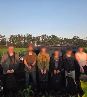 Одеські прикордонники зупинили авто з шістьма пасажирами на шляху до Молдови 