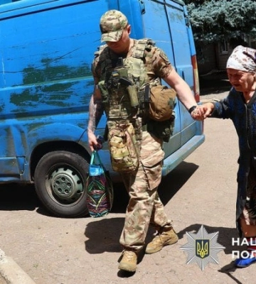 “Білі Янголи” евакуювали з Дружківки чотирьох маломобільних людей і чихуахуа