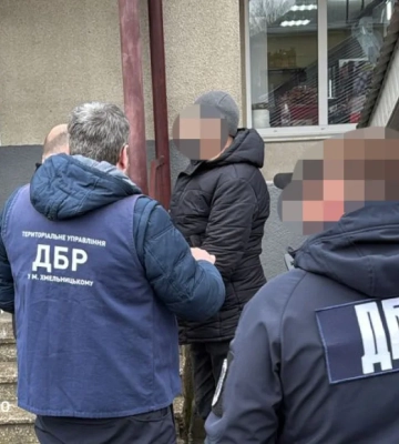 На Буковине будут судить чиновника ТЦК и СП, который за деньги обещал снимать мужчин с розыска