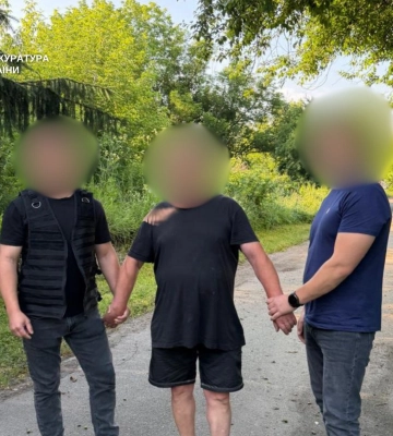 У Києві колишній заступник керівника одного з КП за гроші обіцяв чоловіку роботу з бронюванням, - прокуратура