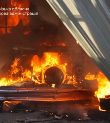 Россия нанесла удар КАБами по складу в Запорожье: его связывают с «Нашей Рябой»