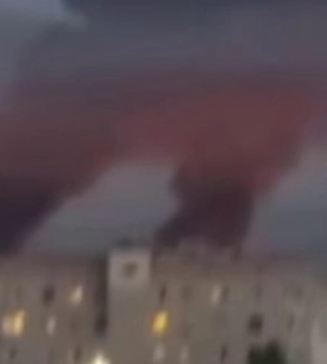 Пожежа в Оболонському районі Києва після масованої атаки РФ. ВIДЕО