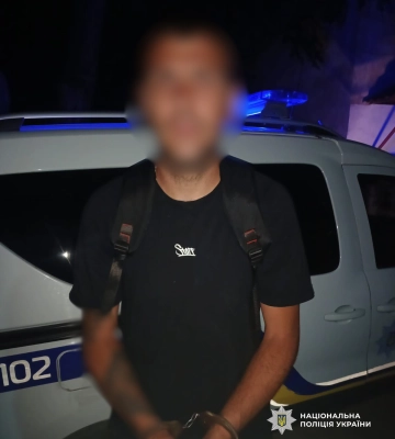 Сімейна сварка "спалахнула" буквально: на Одещині син знищив дві автівки батька, - ФОТО