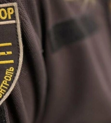 Львівські контролери врятували чоловіка з епілептичним нападом на зупинці