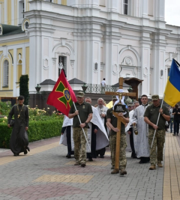 Повернувся «на щиті» через рік після загибелі: у Луцьку в останню дорогу провели Героя Володимира Андрійчука