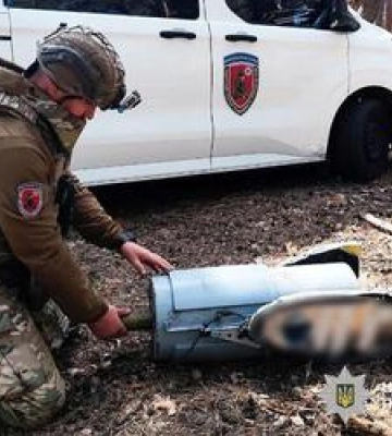 Вибухотехніки знешкоджують небезпечні знахідки після російських обстрілів на Полтавщині