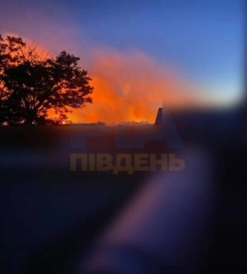 Ночная атака БПЛА на Мелитопольщине: в оккупированной Кирилловке дроны поразили ремонтную базу и казарму врага (скрины)