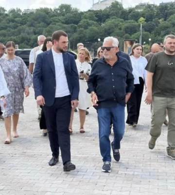 Одеський порт став одним із об'єктів, які відвідав колишній президент Польщі Александр Кваснєвський
