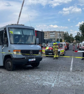 В Ровенской области поезд столкнулся с маршруткой: 4 погибших