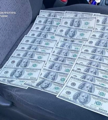 30 тысяч долларов за закрытие дела: в Киеве судили адвоката, которую поймали "на горячем"