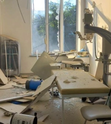 У Києві російськими обстрілами пошкоджена лікарня, евакуйована з Маріуполя