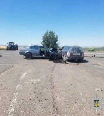 У Запоріжжі поліцейські загасили палаючий автомобіль