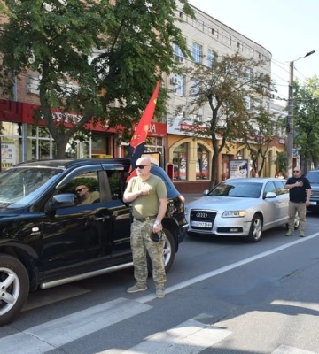 З трьома бійцями попрощалися в Кропивницькому 