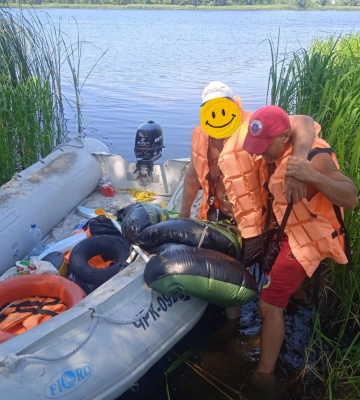 У Черкасах чоловік поблизу одного з пляжів пошкодив човен й не зміг дістатися берега