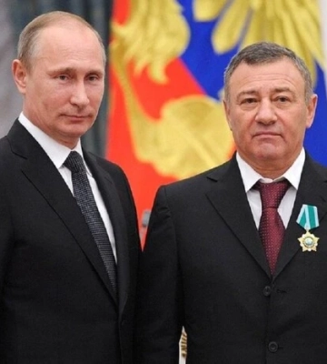 Путін почав «їсти» своїх