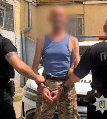 На Закарпатті повідомлено про підозру чоловіку, який вбив знайомого та спробував приховати злочин