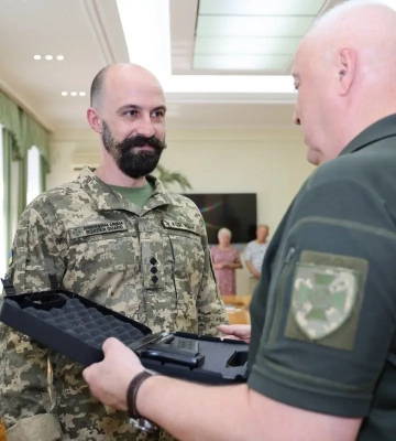 П’ятеро волинських прикордонників отримали іменну зброю