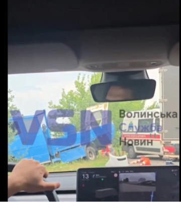 Біля Луцька - жахлива автотроща, травмувалися два чоловіки