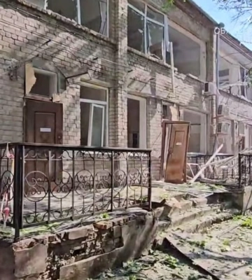 Росіяни атакували медичний заклад у Херсоні: загинув лікар, поранена медсестра (відео)