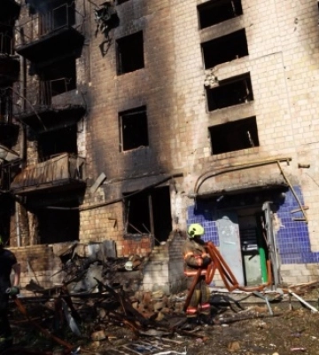 У Києві кількість загиблих через російську атаку зросла до 23, постраждалих - 100