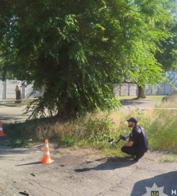 У Кам’янському на Дніпропетровщині чоловік кинув гранату в поліцейського і військового ТЦК