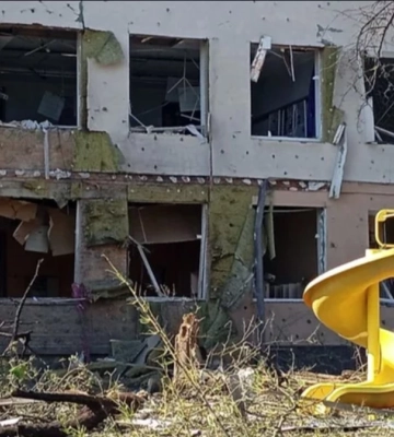 Россия атаковала авиабомбами школу и детский сад на Сумщине: ранены воспитательницы
